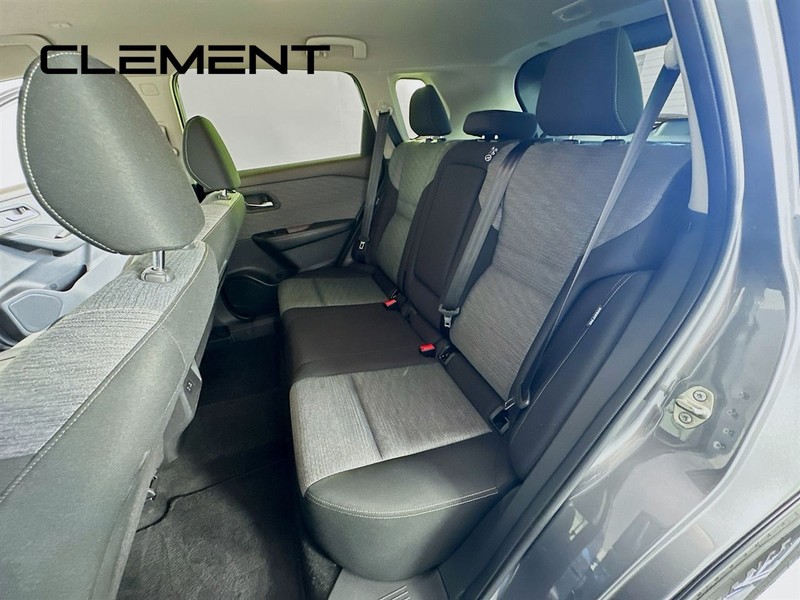 Nissan Rogue Vehicle Image 30