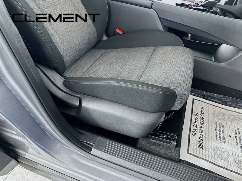 Nissan Rogue Vehicle Image 31