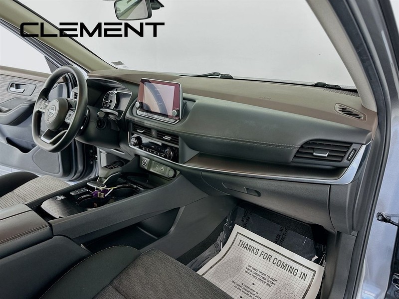 Nissan Rogue Vehicle Image 32
