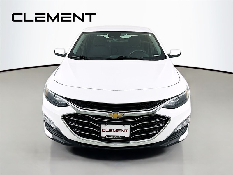 Chevrolet Malibu Vehicle Full-screen Gallery Image 03
