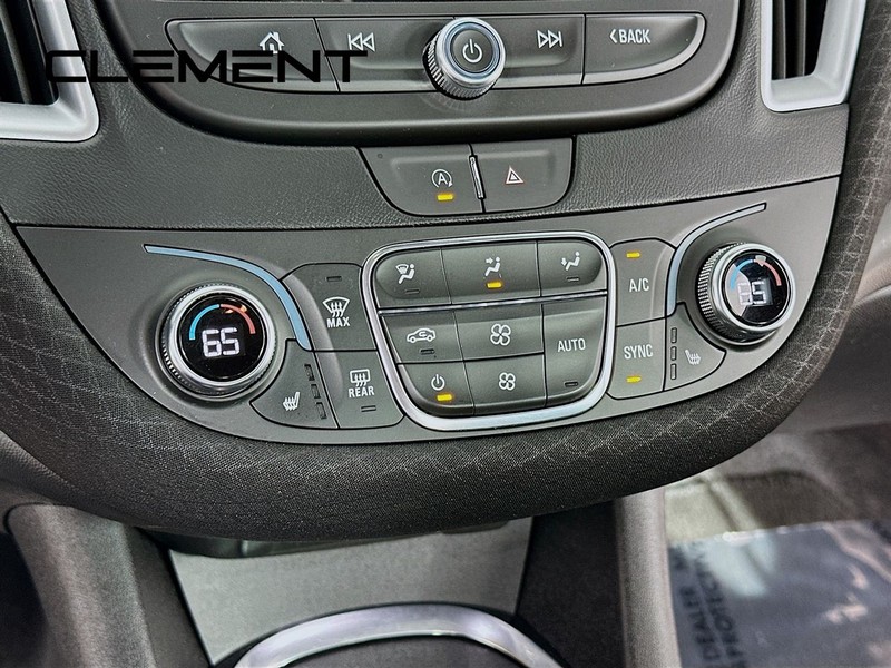 Chevrolet Malibu Vehicle Full-screen Gallery Image 22