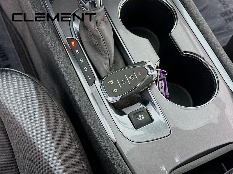Chevrolet Malibu Vehicle Full-screen Gallery Image 24