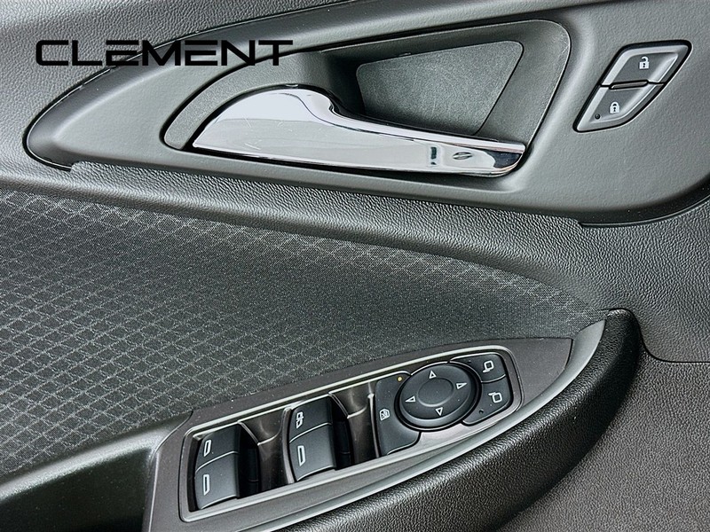 Chevrolet Malibu Vehicle Full-screen Gallery Image 26