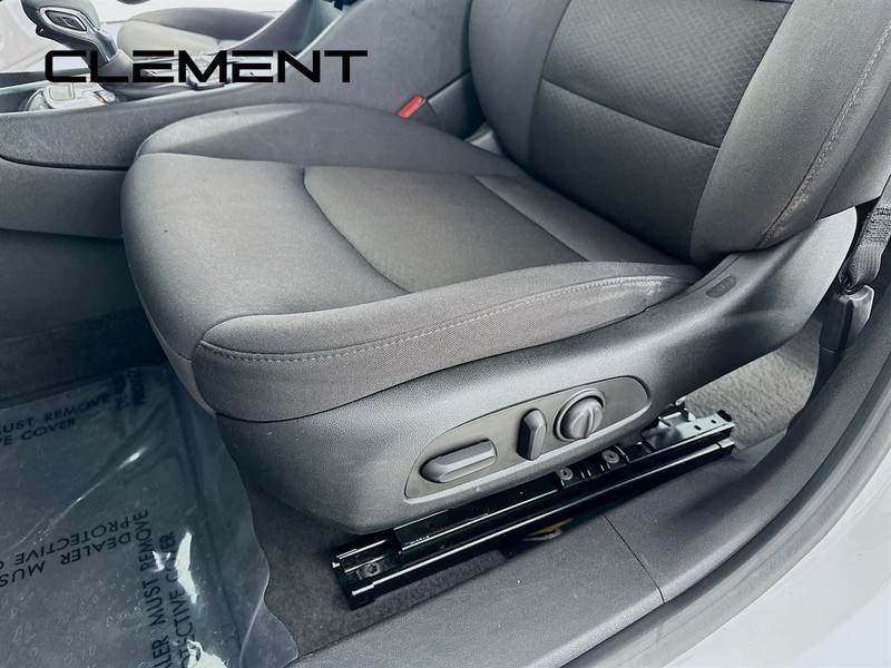 Chevrolet Malibu Vehicle Full-screen Gallery Image 28