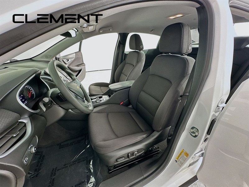 Chevrolet Malibu Vehicle Full-screen Gallery Image 29