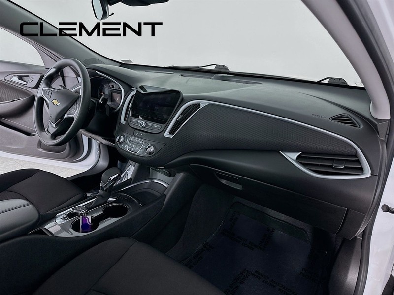 Chevrolet Malibu Vehicle Full-screen Gallery Image 33