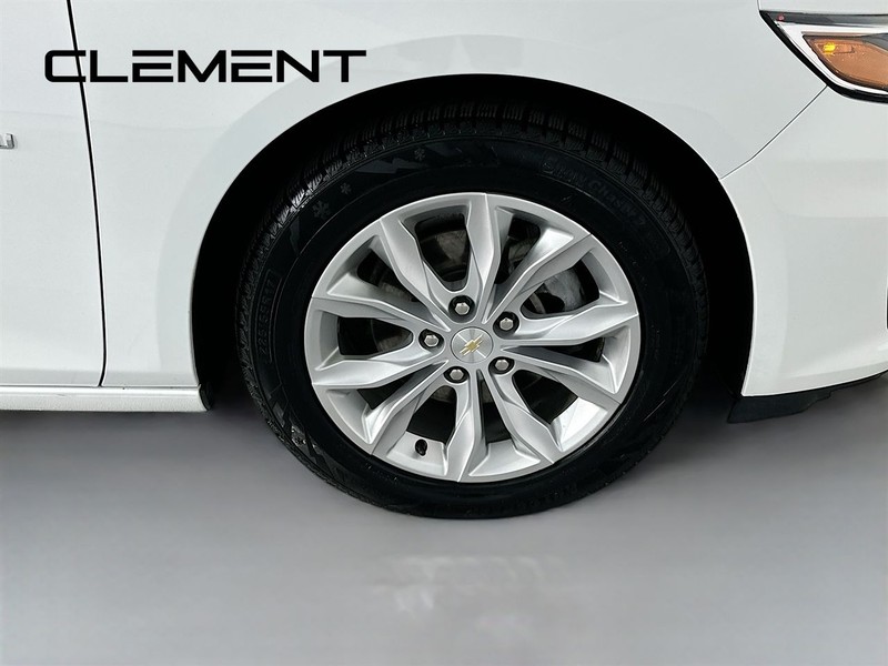 Chevrolet Malibu Vehicle Full-screen Gallery Image 35