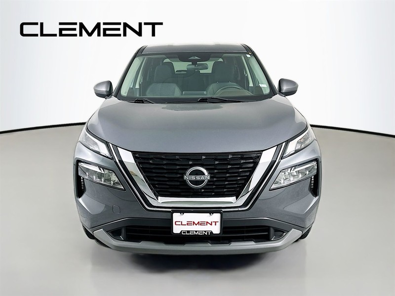 Nissan Rogue Vehicle Image 03