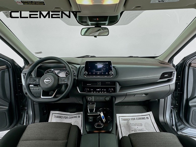Nissan Rogue Vehicle Image 12