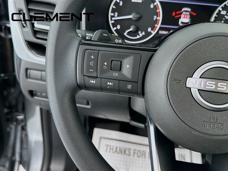Nissan Rogue Vehicle Image 16
