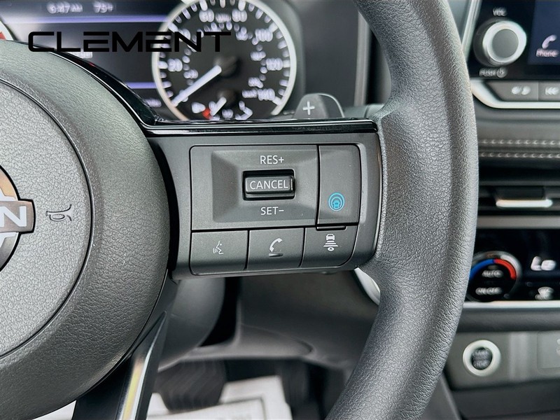 Nissan Rogue Vehicle Image 17