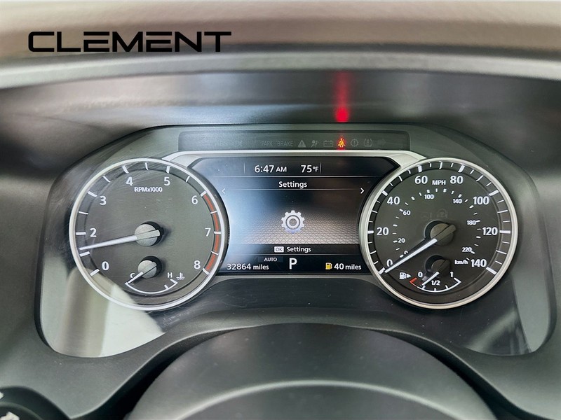 Nissan Rogue Vehicle Image 18