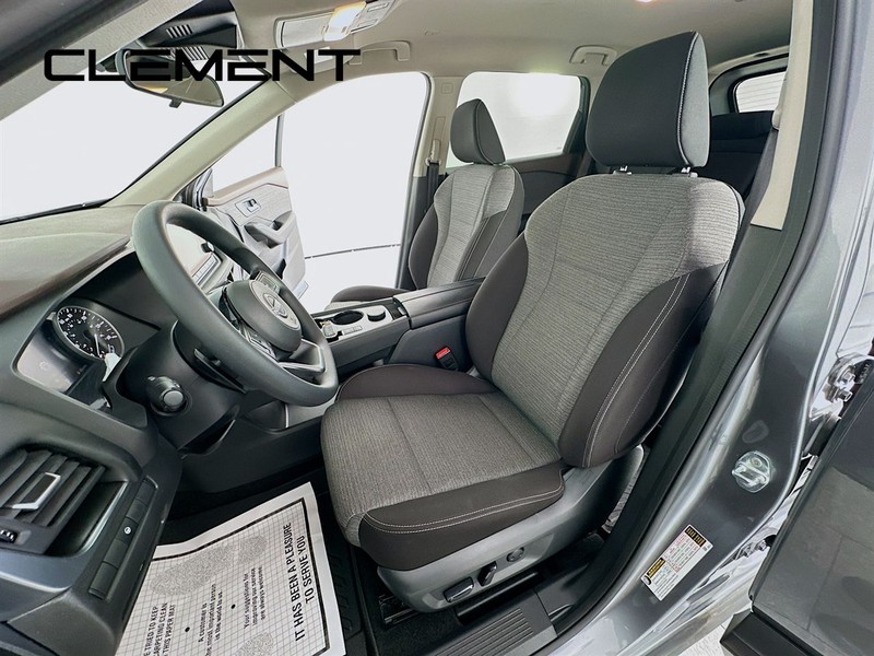 Nissan Rogue Vehicle Image 28