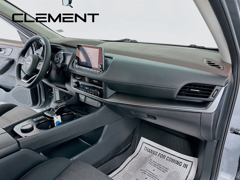 Nissan Rogue Vehicle Image 32