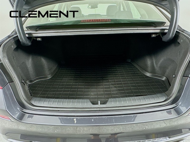 Kia Optima Vehicle Image 11