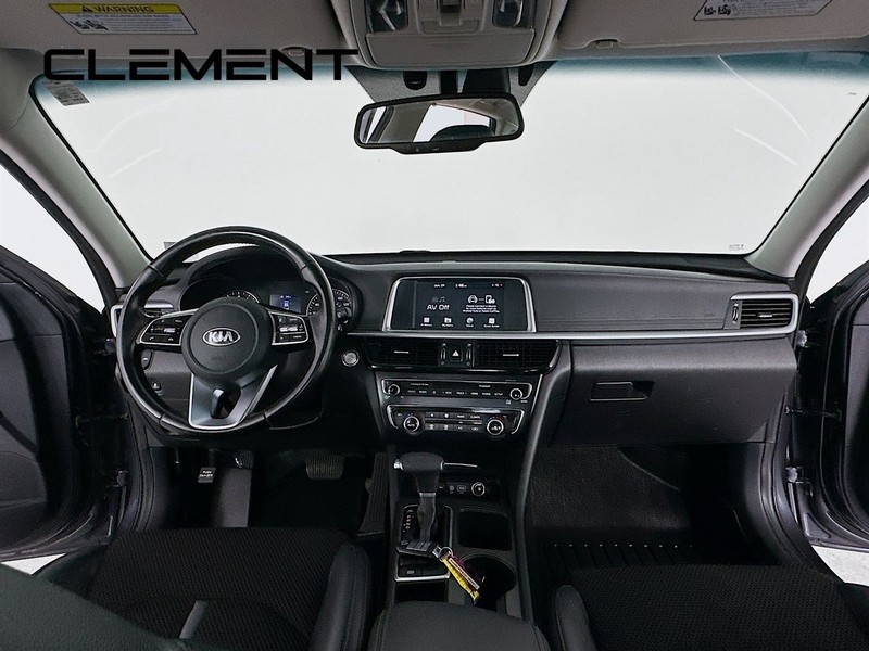 Kia Optima Vehicle Image 12