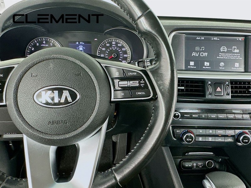 Kia Optima Vehicle Image 17