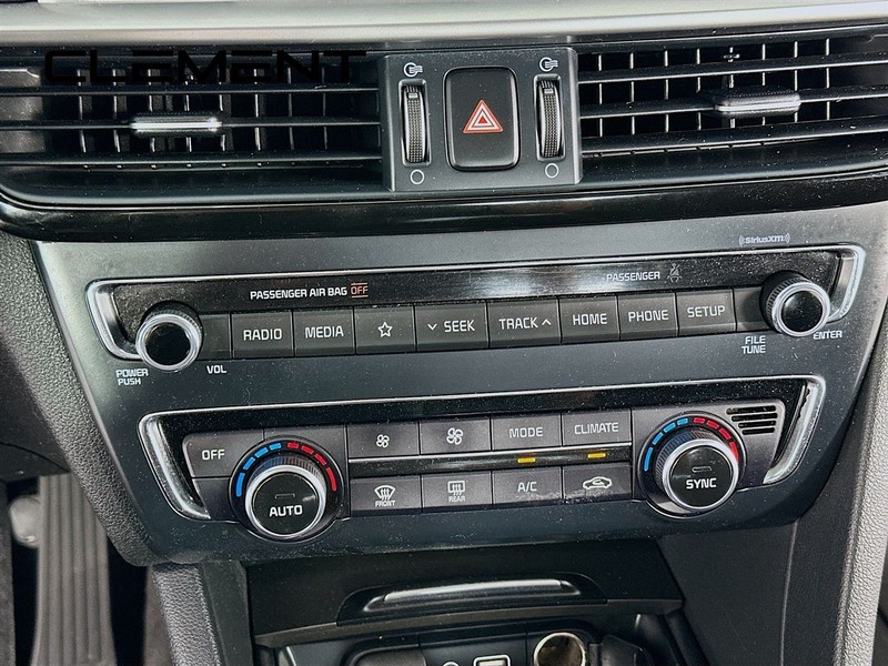 Kia Optima Vehicle Image 22