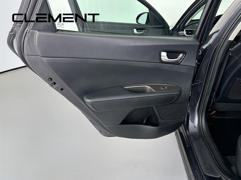 Kia Optima Vehicle Image 30