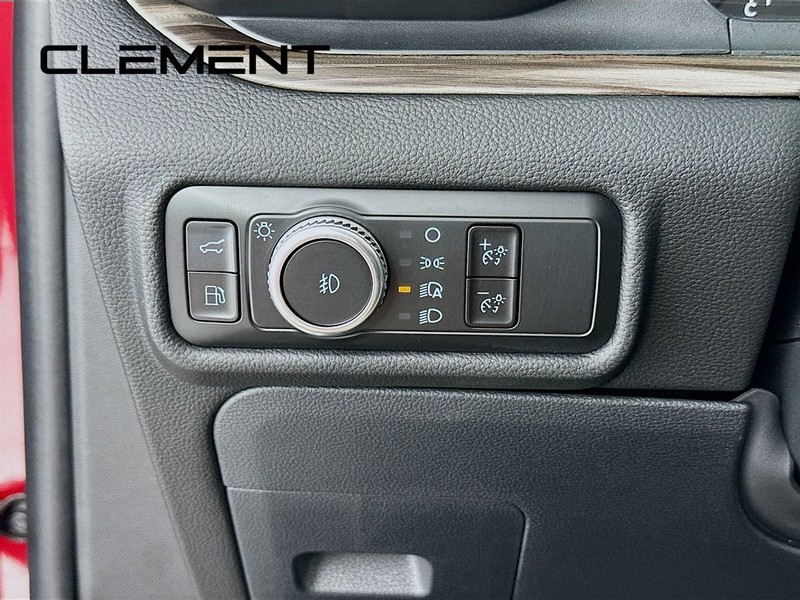 Ford Explorer Vehicle Image 14