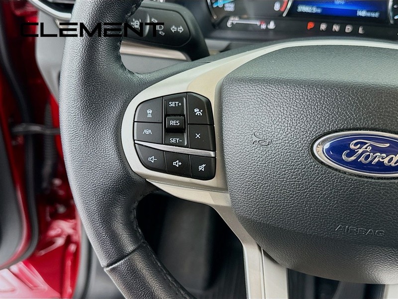 Ford Explorer Vehicle Image 16