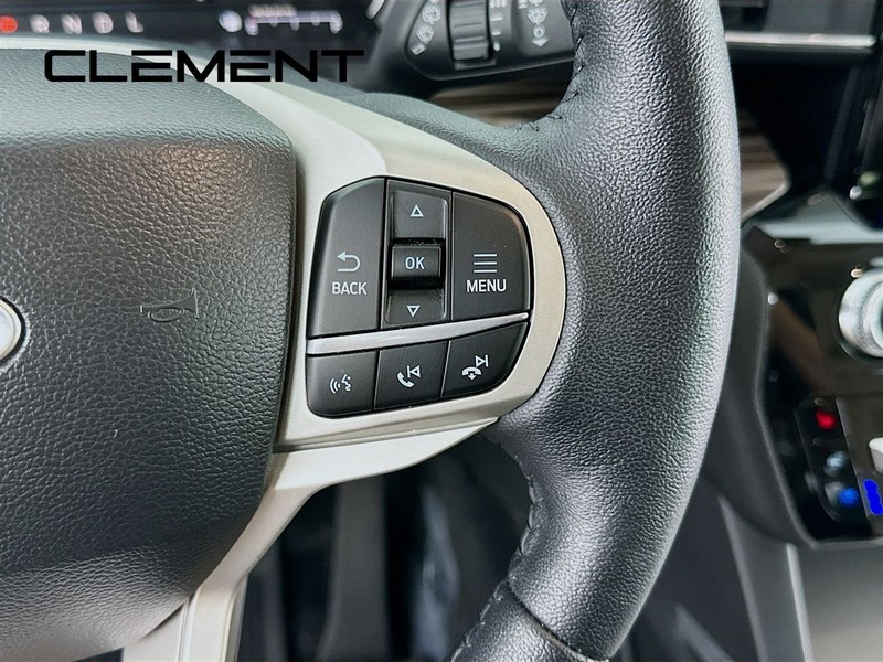 Ford Explorer Vehicle Image 17