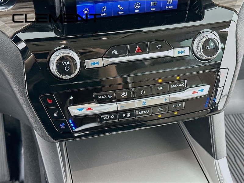 Ford Explorer Vehicle Image 22