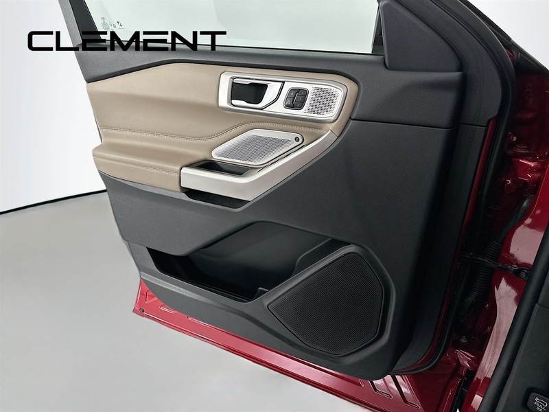 Ford Explorer Vehicle Image 28
