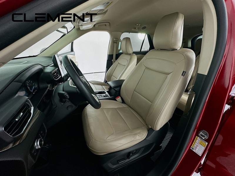 Ford Explorer Vehicle Image 30