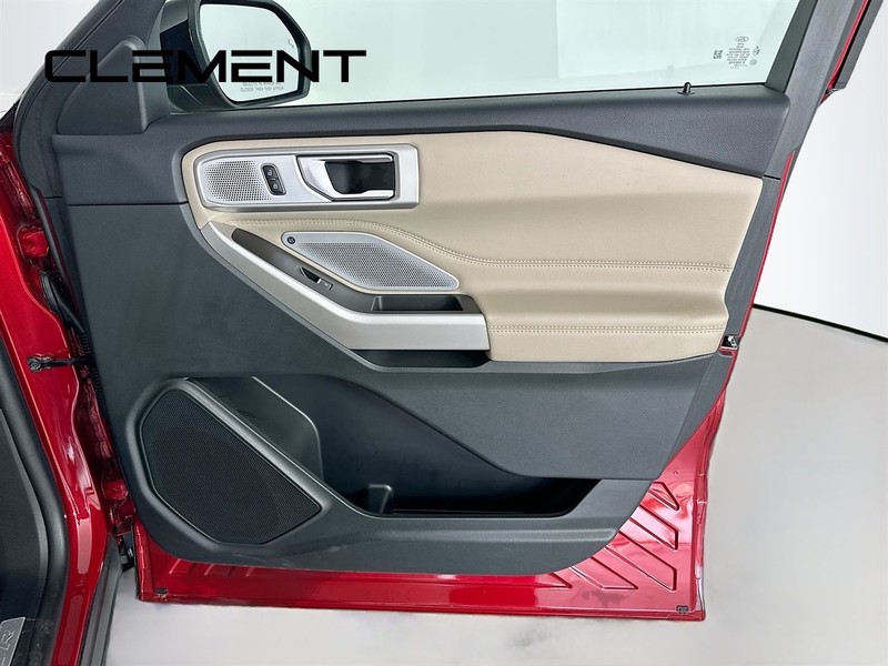 Ford Explorer Vehicle Image 37
