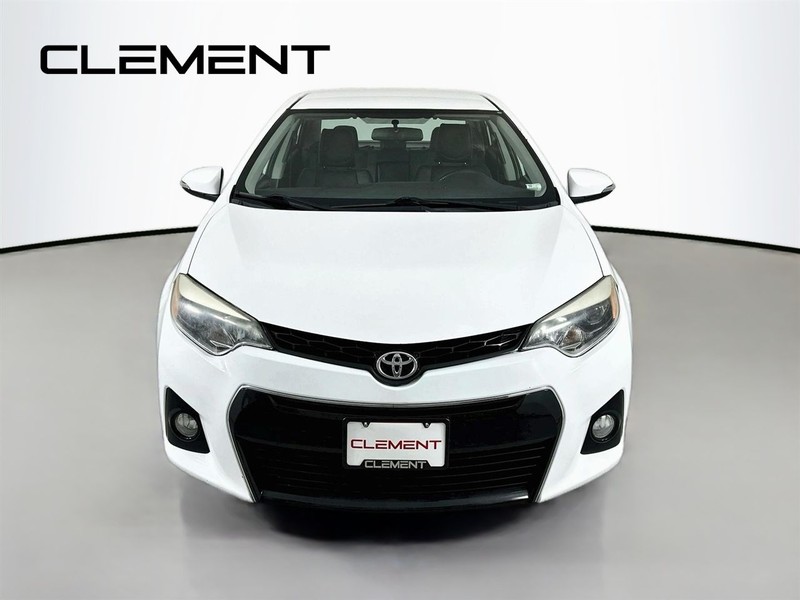 Toyota Corolla Vehicle Full-screen Gallery Image 3