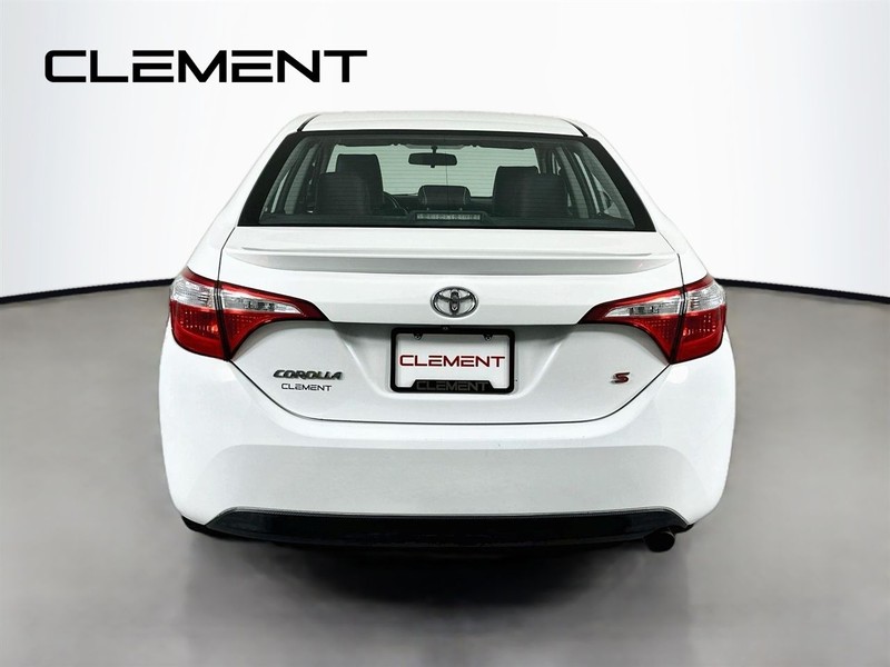 Toyota Corolla Vehicle Full-screen Gallery Image 8