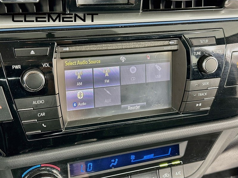 Toyota Corolla Vehicle Full-screen Gallery Image 19