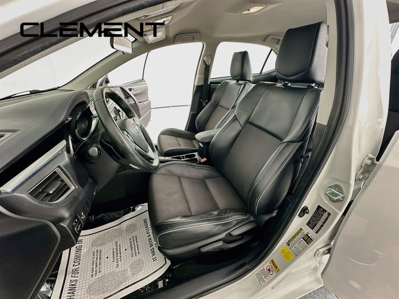 Toyota Corolla Vehicle Full-screen Gallery Image 28