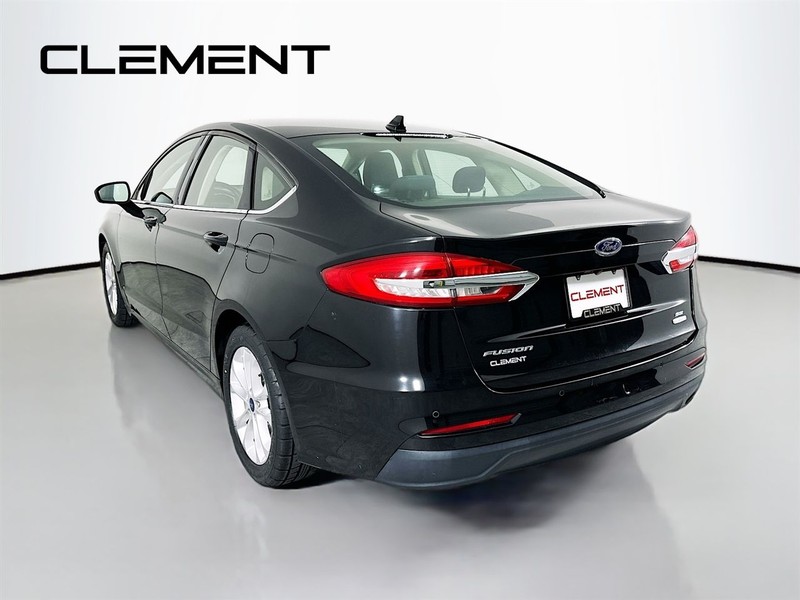 Ford Fusion Vehicle Image 10
