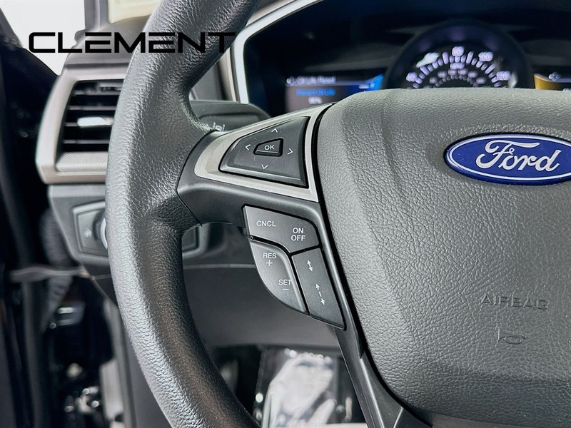 Ford Fusion Vehicle Image 16