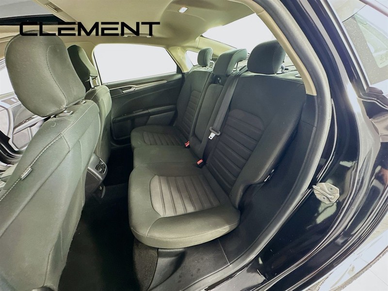 Ford Fusion Vehicle Image 31
