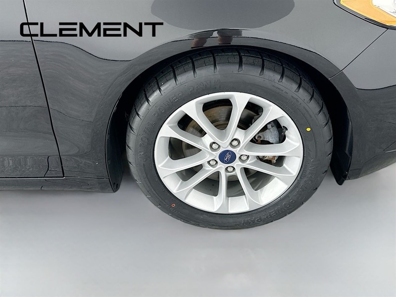 Ford Fusion Vehicle Image 34