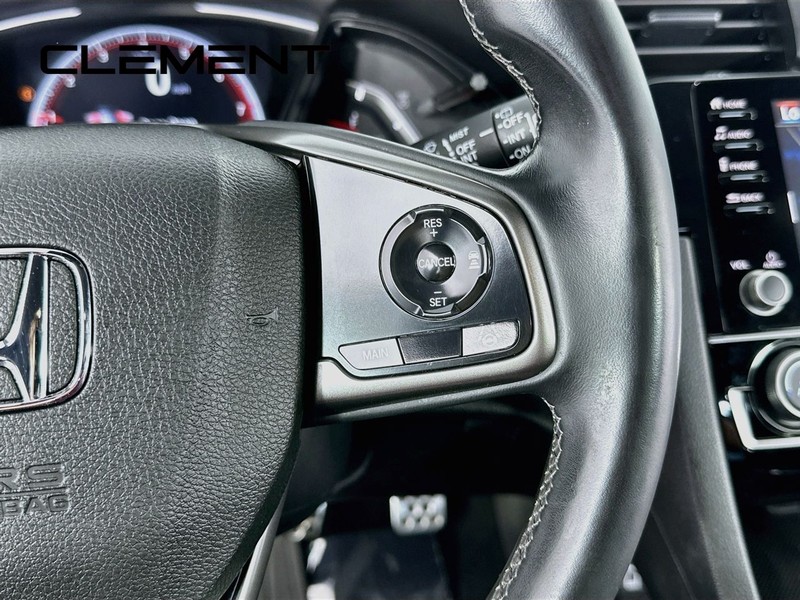 Honda Civic Hatchback Vehicle Full-screen Gallery Image 17