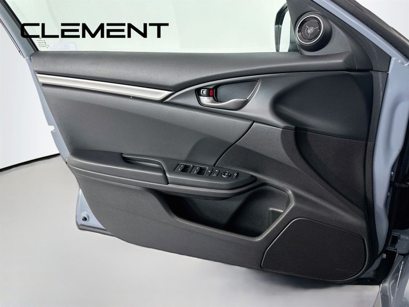 Honda Civic Hatchback Vehicle Full-screen Gallery Image 26