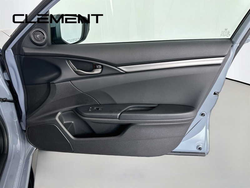 Honda Civic Hatchback Vehicle Full-screen Gallery Image 33