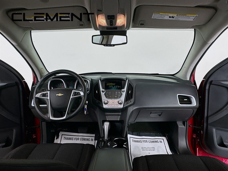 Chevrolet Equinox Vehicle Full-screen Gallery Image 12