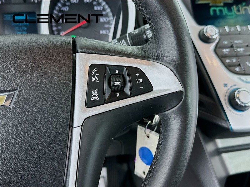 Chevrolet Equinox Vehicle Full-screen Gallery Image 16