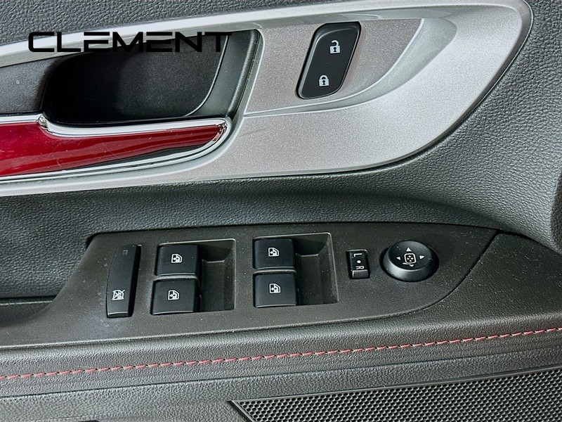 Chevrolet Equinox Vehicle Full-screen Gallery Image 23