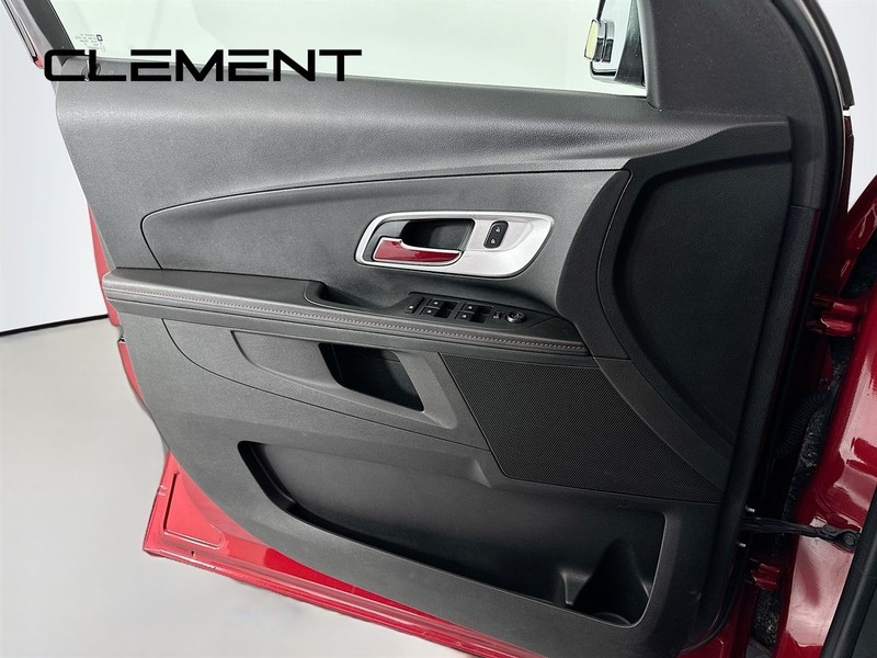 Chevrolet Equinox Vehicle Full-screen Gallery Image 24