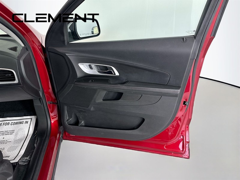 Chevrolet Equinox Vehicle Full-screen Gallery Image 32