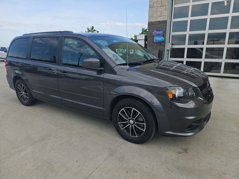 Dodge Grand Caravan Vehicle Image 03