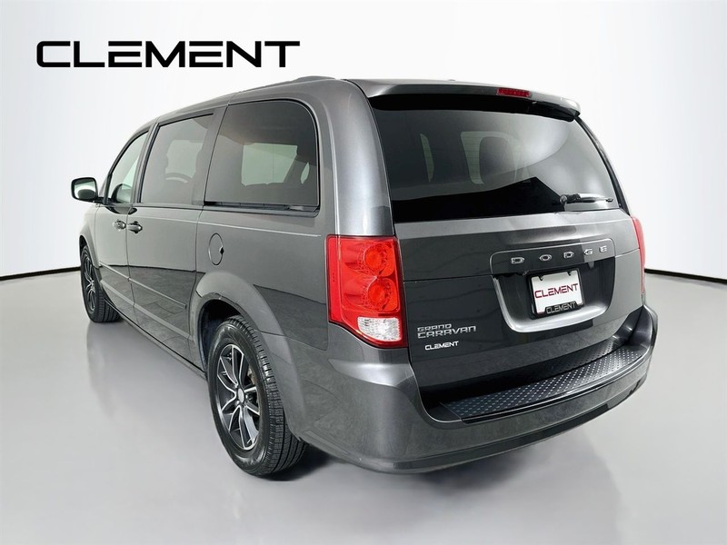 Dodge Grand Caravan Vehicle Full-screen Gallery Image 10