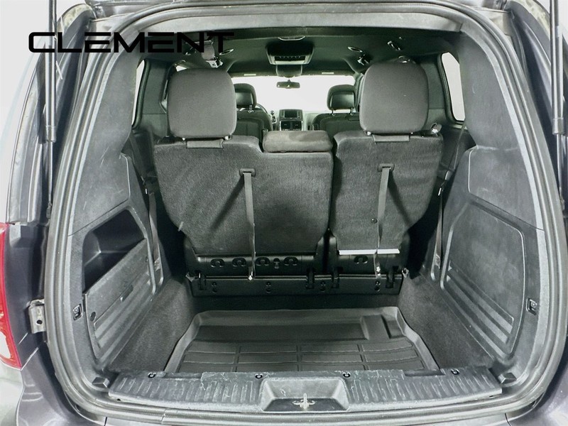 Dodge Grand Caravan Vehicle Full-screen Gallery Image 11