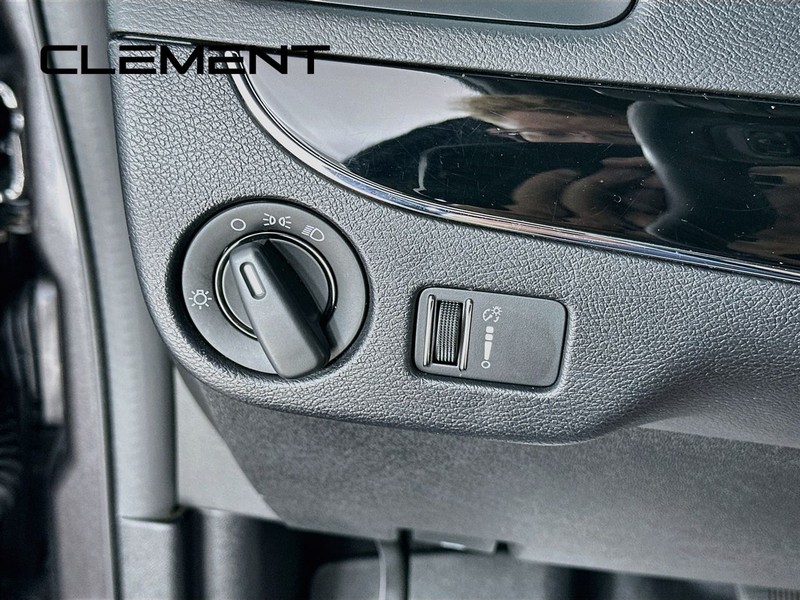 Dodge Grand Caravan Vehicle Full-screen Gallery Image 14